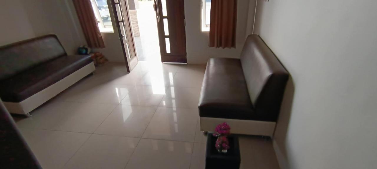 Spot On 92458 Azeela Kost Syariah Hotel Banjarmasin  Kültér fotó