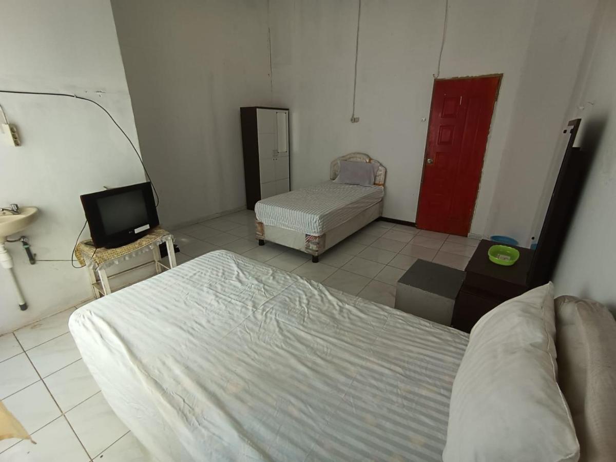 Spot On 92458 Azeela Kost Syariah Hotel Banjarmasin  Kültér fotó